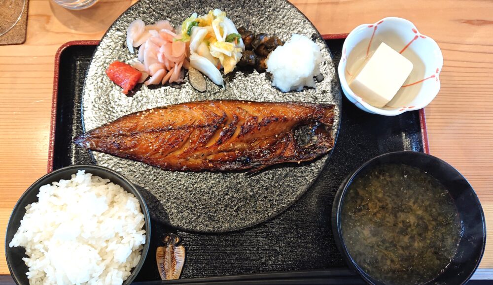 神奈川県 真鶴町 - 「炉端焼き 傳(Den)」のさばみりん定食