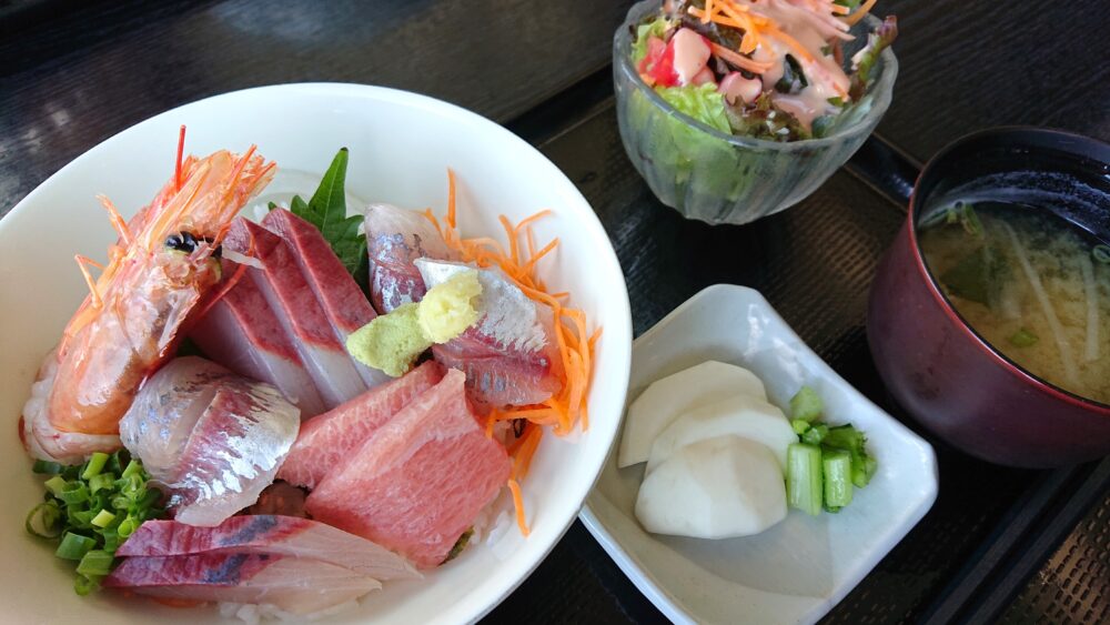 れんが屋の地魚刺身丼