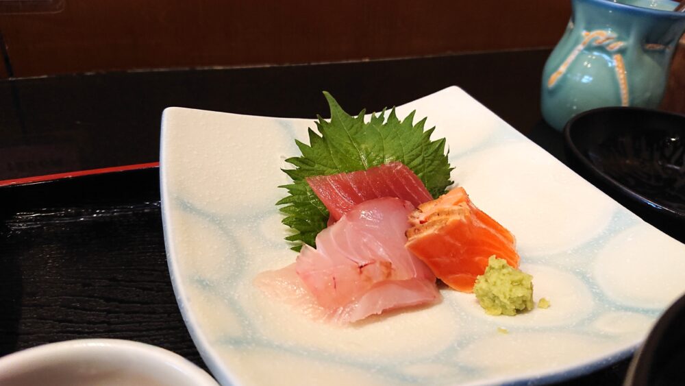 「和処 一暁(いちぎょう)」カサゴ天ぷら定食の刺身