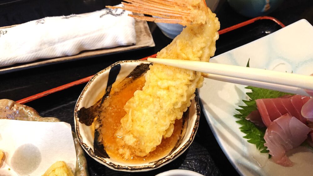 「和処 一暁(いちぎょう)」のカサゴ天ぷら定食、カサゴのアップ画像