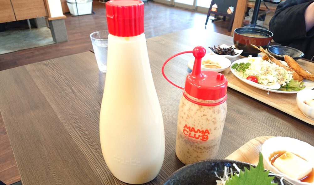 「ぼーめん定食」で提供されるマヨネーズとごまドレッシング