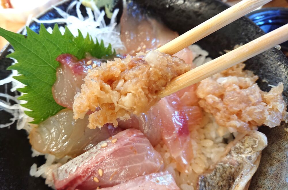 「ぼーめん定食」の漬け丼の濃厚ななめろう